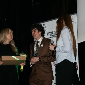 42f41ffc09000733b9fb5e4f06081d80